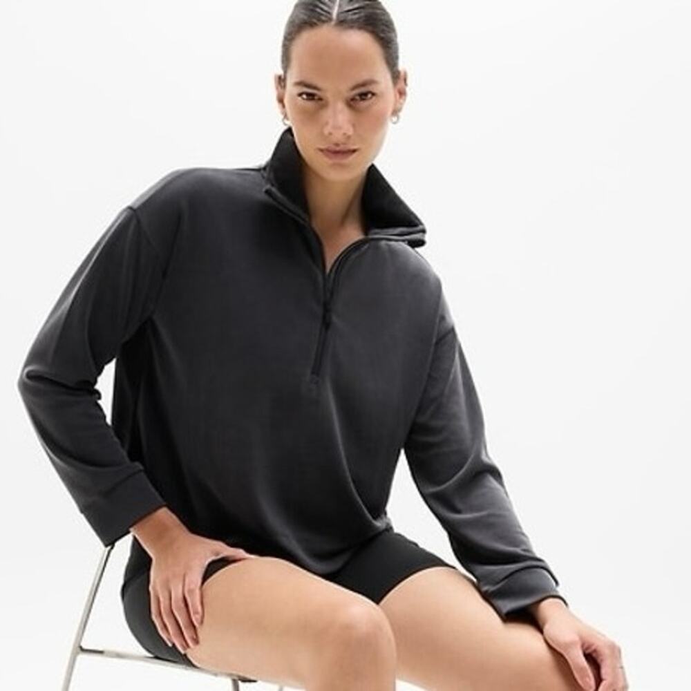 Athleta Seasoft 1/4 Zip Pullover Top Sweatshirt Gray Cropped Layering Women's S